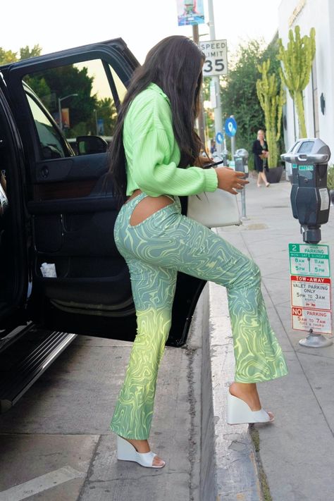 Ming Lee Simmons Pops in Neon Top, Peekaboo Pants & Wedges for Boohoo – Footwear News Ming Lee Simmons, Ming Lee, Early 2000s Style, Neon Top, Brown Leather Pants, Kimora Lee Simmons, Low Rise Pants, White Sandals Heels, White Wedges