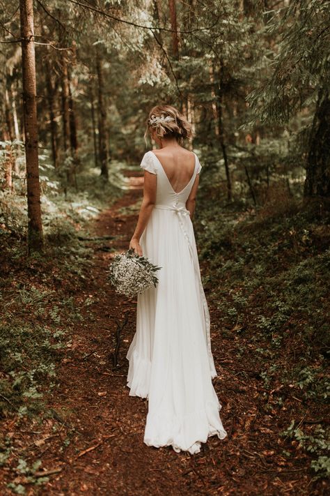 Simple Wedding Dress Rustic, Cap Sleep Wedding Dress, Forest Boho Wedding Dress, Simple Summer Wedding Dress Outdoor, Rustic Boho Wedding Dress Simple, Dainty Wedding Dress With Sleeves, Simple Wedding Dress Outdoor, Pnw Wedding Dress, Simple Earthy Wedding Dress