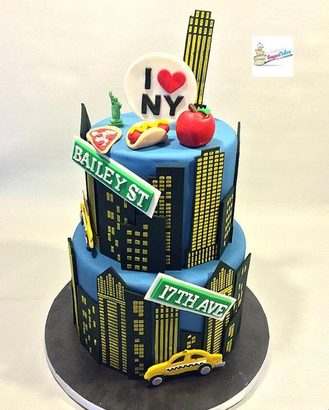 New York City Themed Cake on Cake Central Birthday Cake Nyc, Nyc Cake, New York Cake, Red Birthday Cakes, Nursing Cake, City Cake, Inside Cake, Travel Cake, Cake Liner