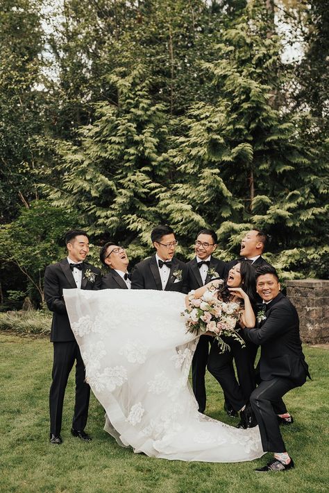 Bride With The Groomsmen, Groomsmen And Bride Pictures, Groomsmen With Bride Photos, Wedding Pictures With Wedding Party, Groomsmen Holding Bride, Bride With Groomsmen Pictures Funny, Bride And Groomsmen Pictures Funny, Bride Groomsmen Pictures, Fun Wedding Photo Ideas Funny