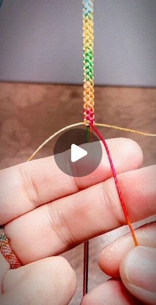 Life Hack Gadgets on Instagram: "how to make friendship bracelets with colour full strings" How To Make Friendship Band, Friendship Bracelets Men, How To Make A Bracelet With String, How To Make Friendship Bracelets, Friendship Bracelet With Beads, Easy Friendship Bracelets, Diy Friendship Bracelets, Knotted Bracelets, Bracelet Photo