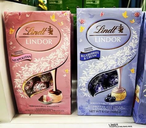 Lindor Chocolate Flavors, Choco Fresh, Lindt Chocolate Truffles, Food Varieties, Blueberries And Cream, Chocolate Lindt, Lindor Chocolate, White Chocolate Truffles, Chocolate Slabs