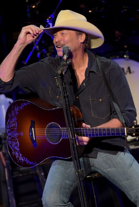 Allan Jackson, Alan Jackson Music, Allen Jackson, Luke Bryan Quotes, Country Girl Problems, Country Song Quotes, Best Country Singers, Southern Gentleman, Country Musicians