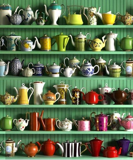 green wall decor Refinish Wood Furniture, Farmhouse Side Table, Wood Images, Small Space Living Room, Decorating Shelves, Home Upgrades, Cups And Saucers, Décor Diy, Displaying Collections