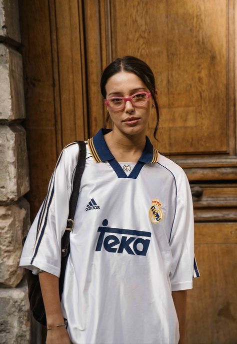 adidas Originals Host Retro Jersey Pop-Up At Paris Fashion Week - SoccerBible Adidas Shirt Women Outfit, Vintage Jersey Football, Soccer Streetwear, Football Jersey Outfit Women, Soccer Jersey Outfit, Jerseys Outfit, Retro Football Jersey, Sunday League, Styling Women