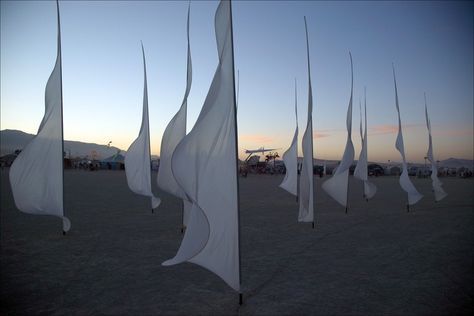 Unique way to use fabric Interactive Art Installation, Event Entrance, Fabric Installation, Ephemeral Art, Black Rock Desert, Black Rock City, Wind Sculptures, Burning Man Festival, Desert Vibes