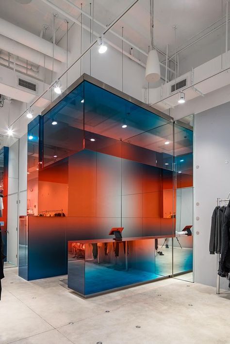 Rene Gonzalez Architects has designed multiple interiors for Miami-based retailer Alchemist, but the latest space explores the new normal for luxury retail. Gaming Center, Architectural Graphics, Glass Store, Store Concept, Fashion Shops, Retail Market, Retail Interior, Design Hotel, Store Interior