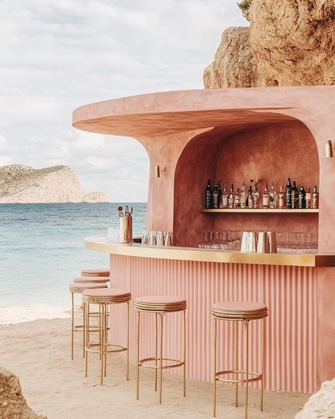 Enjoy a taste of paradise at this vibrant pink cocktail bar on the beautiful beaches of Mallorca. Feminine Bar Design, Pink Cocktail Bar, Beach Club Restaurant, Beach Club Decor, Beach Restaurant Aesthetic, Beach Bar Aesthetic, Arizona Vibes, Cocktail Bar Interior, Comercial Interior Design