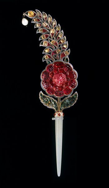 Turban ornament, Mughal empire, jade and gemstones, first half of the eighteenth century Mughal Jewelry, Mughal Empire, Nephrite Jade, Royal Jewels, Ancient Jewelry, Royal Jewelry, Crown Jewels, Hair Ornaments, Rock Crystal