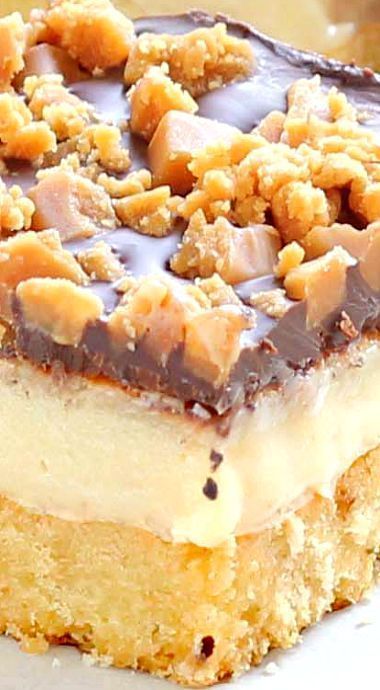 Toffee Bars Recipe, Chocolate Toffee Bars, Bar Desserts, Bar Cake, Toffee Bars, Cake Mug, Slow Cooker Desserts, Dessert Bar Recipe, Toffee Bits