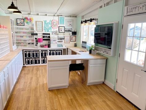 She Shed Craft Room Ideas, Craft Shed Ideas, Craft She Shed, She Shed Interior Ideas, She Shed Craft Room, She Shed Office, Office Craft Room Combo, She Shed Interior, Office Shed