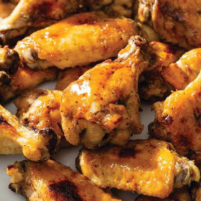 Grill Wings, Bbq Wings Recipe, Whole Roast Chicken Recipe, Buffalo Wings Recipe, Fancy Appetizer Recipes, Roasted Chicken Wings, Glazed Chicken Wings, Grilled Wings, Bbq Chicken Wings