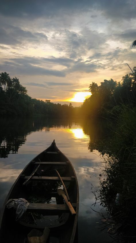 #kerala #boat #shotononeplus Camera used: Oneplus 5 Kerala Boat, Oneplus 5, Photo Pose For Man, Tourist Places, Photo Pose, South India, Beautiful Places To Travel, Poses For Men, Kerala