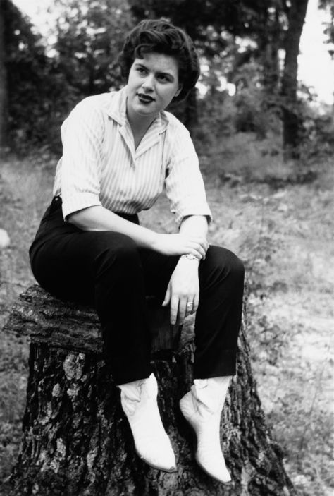 Patsy Cline, circa 1955 - The Cut Pasty Cline, Winchester Virginia, Old Country Music, Music Country, Patsy Cline, Winchester Va, Loretta Lynn, Rock Artists, Country Singer