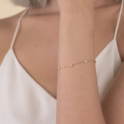 Mejuri Mini Lotus Bracelet Dainty Jewelry Necklace, Delicate Gold Bracelet, Lotus Bracelet, Gold Bracelet Simple, Pretty Jewelry Necklaces, Gold Rings Fashion, Ball Bracelet, Classy Jewelry, Minimalist Bracelet