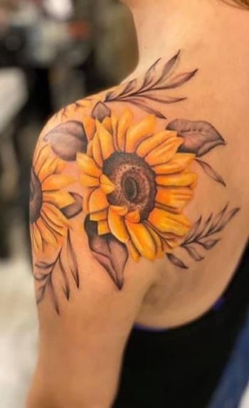 Sunflower Tattoo Sleeve, Sunflower Tattoo Shoulder, Mens Shoulder Tattoo, Tattoos For Women Flowers, Sunflower Tattoos, Shoulder Tattoos For Women, Sunflower Tattoo Design, Sunflower Tattoo, Tattoos For Daughters