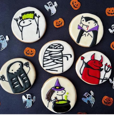 Halloween Decorated Cookies, Halloween Cookie Designs, Galletas Halloween, Pasteles Halloween, Easy Halloween Cookies, Halloween Deserts, Halloween Breakfast, Halloween Cookies Decorated, Halloween Sugar Cookies