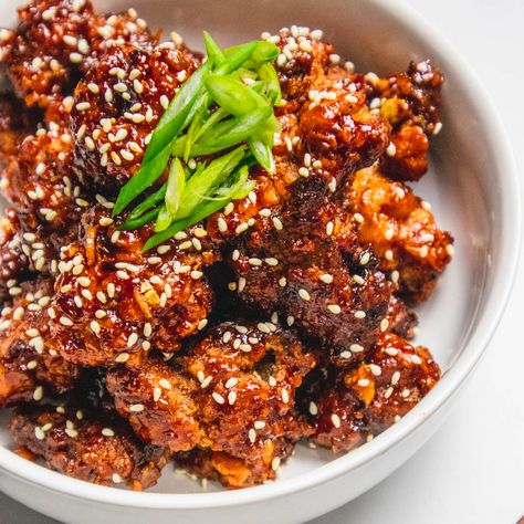 Korean Fried Chicken Recipe Fried Chicken Batter, Korean Fried Chicken Recipe, Chicken Batter, Sweet And Spicy Chicken, Korean Chicken, Fried Chicken Recipe, Takeout Food, Garlic Noodles, Korean Fried Chicken