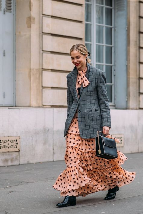 Day 8 | Street Style at Paris Fashion Week Fall 2018 | POPSUGAR Fashion Photo 1 Chloe King, Japan Outfit, Paris Fashion Week Street Style, Popsugar Fashion, Street Style Trends, Street Fashion Photography, Winter Trends, Fashion Weeks, Street Style Looks