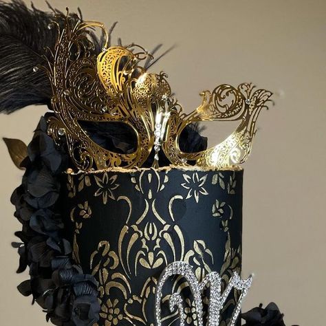 Black And Gold Masquerade Cake, Masquerade Cake Ideas Black And Gold, Masquerade Birthday Cake, Masquerade Cake Ideas, Masquerade Cake Topper, Masquerade Party Cake, Masquerade Cupcakes, Dallas Cake, Masquerade Cake