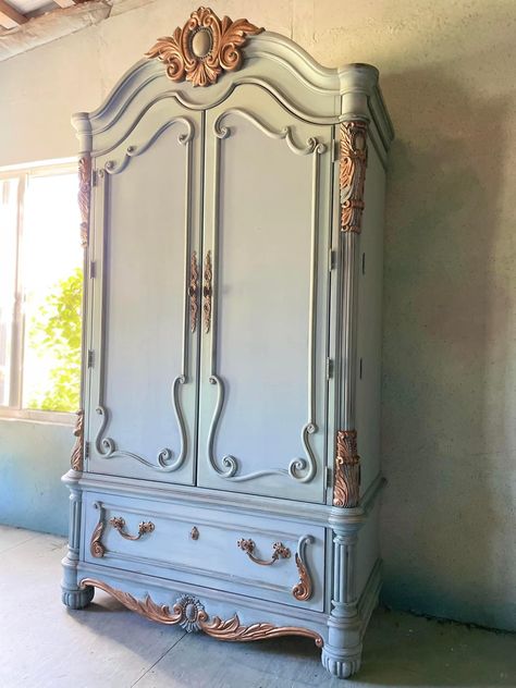 French Country Armoire, French Provincial Decor, French Painted Furniture, Armoire Makeover, Painted Armoire, Rococo Furniture, Airline Seats, Armoire Wardrobe, French Armoire