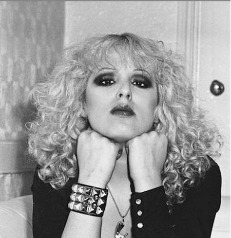 punk femme fatale Nancy Spungen, Blonde Hair, Blonde, Black And White, Hair, White, Black