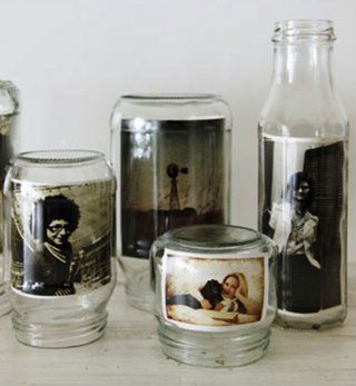 Des bocaux détournés en portes photos Repurpose Glass Jars, Ge Bort, Baby Food Jars, Creation Deco, Foto Tips, Food Jar, Cool Ideas, Jar Crafts, Crafty Craft