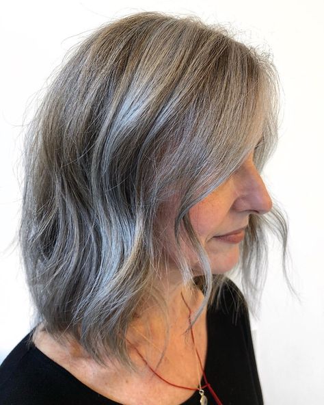 Brown Hair Pictures, Beautiful Gray Hair, Gray Hair Growing Out, Natural Gray Hair, Transition To Gray Hair, Blending Gray Hair, Gray Hair Highlights, Long Gray Hair, Mom Hairstyles