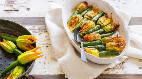 Zucchini flowers stuffed with herbs and rice Zucchini Flowers, Sbs Food, Greek Dishes, Flower Food, Greek Recipes, Rice Recipes, Vegetable Recipes, Zucchini, Diner