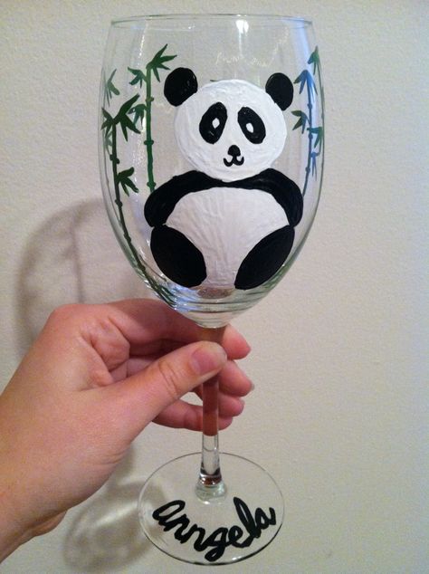 Panda Painting, Painted Glassware, Wine Glass Crafts, Wine Decor, Art Decor Diy, Painting Glassware, Painted Wine Glasses, Diy Wine, Paint Party