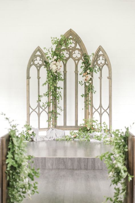 Gothic Arch Wedding, Cathedral Window Wedding Backdrop, Outdoor Chapel Wedding Decorations, Wedding Arch Ideas Indoor Elegant, Wedding Altar Ideas Indoor Ceremony Arch, Garden Alter, Wedding Alter Ideas, Secret Garden Wedding Theme, Enchanted Forest Wedding Theme