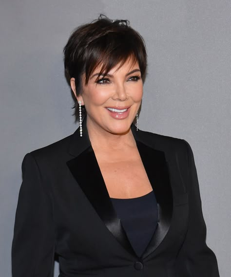 Kris Jenner, Matriarch Of Reality TV, Addresses The KUWTK Legacy Coming To An End #refinery29 https://www.refinery29.com/en-us/2020/09/10016281/kris-jenner-keeping-up-with-the-kardashians-ending-response Kris Jenner Costume, Kris Jenner Makeup, Chris Jenner, Kris Jenner Haircut, Kris Jenner Hair, Kris Kardashian, Kris Jenner Style, Hairstyle Bob, Jenner Hair