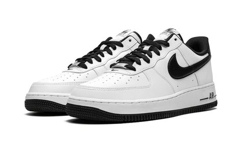 White Black Shoes, White Nike Air, Vintage Basketball, Nike Air Force 1 07, Nike Air Force 1 Low, Swag Shoes, White Nike, Nike Fashion, Black Leather Heels