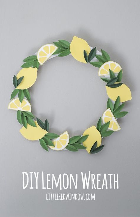 Lemon Wreath Diy, Lemon Home Decor, Paper Wreath Diy, Lemon Crafts, Kitchen Wreath, Lemon Wreath, Fiesta Tropical, Paper Wreath, Lemon Decor