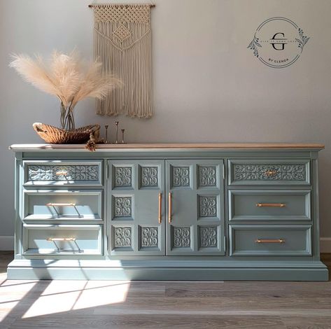 Trending Home Decor For 2024, Tan Wash, Chalk Paint Furniture Diy, Vintage Furniture Makeover, Revamp Furniture, Refinishing Furniture Diy, French Style Furniture, Diy Furniture Renovation, Furniture Rehab