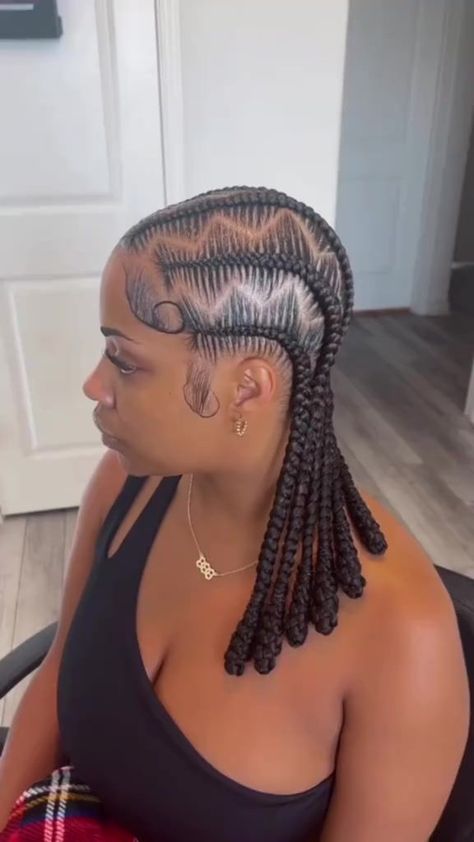 Let’s Get intoooo it!!! Zig Zag Stitch Feeds are life Omg 😍😍😍😍😍😍😍 | By Blonka MuhRee Straight Backs With Zig Zag Parts, Zig Zag All Back Hairstyles, 6 Stitch Braids Freestyle, Stitch Braid Cornrows, Zig Zag Part Stitch Braids, Zig Zag Braids In Front Knotless In Back, Zig Zag Part Cornrows Braids, Straight Back Braids Black Women, Unique Braiding Styles