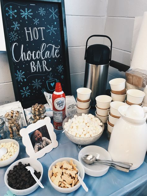 Sweet 16 Party Ideas December, Winter Bash Party Ideas, Hot Coco Party Ideas, Sweet 16 Party Ideas Winter Theme, Winter Wonderland Birthday Food Ideas, First Birthday Food Ideas Winter, Cozy Winter Birthday Party Ideas, Hot Chocolate Bar Birthday Party, Birthday Party Food Winter