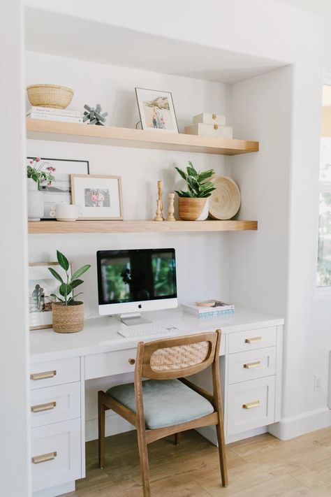 Aviara Remodel Coastal Home Office, Guest Bedroom Home Office, Cozy Home Office, Office Nook, Study Nook, Guest Room Office, Casa Vintage, Home Office Ideas, Built In Desk