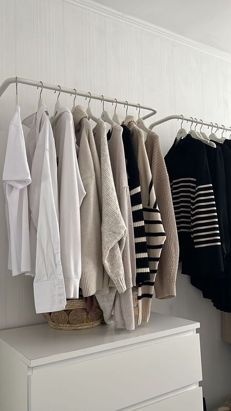 Inspiration Dressing, Decision Fatigue, Wardrobe Organisation, Wardrobe Room, Perfect Closet, Girl Closet, Closet Organizer, Room Makeover Bedroom, Clean Room