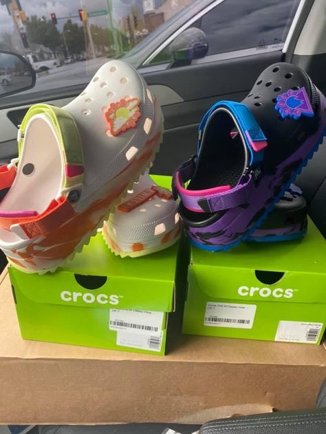 Crocs Aesthetic, Crocs Fashion, Dr Shoes, Trendy Shoes Sneakers, Pretty Shoes Sneakers, Shoes Outfit Fashion, Cute Sneakers, Fresh Shoes, Hype Shoes