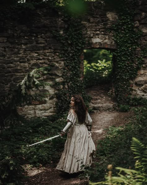 "A great battle is a terrible thing," the old knight said, "but in the midst of blood and carnage, there is sometimes also beauty, beauty… | Instagram Medieval Lady Aesthetic, Fantasy Reference Photos, Mideavel Aesthetic, Fantasy Battle Aesthetic, Medieval Huntress, Medieval Princess Aesthetic, Knight Photoshoot, Medieval Adventurer, Battle Aesthetic