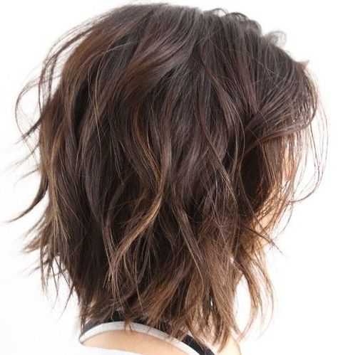 I like this but whenever I try it I feel like I look like I just rolled out of bed.  Shoulder-Length+Choppy+Wavy+Bob Golvende Pony, Medium Shaggy Hairstyles, Long Sleek Hair, Haircut Medium, Medium Shag Haircuts, Skirt Diy, Thick Wavy Hair, Tousled Hair, Bob Hairstyles For Thick