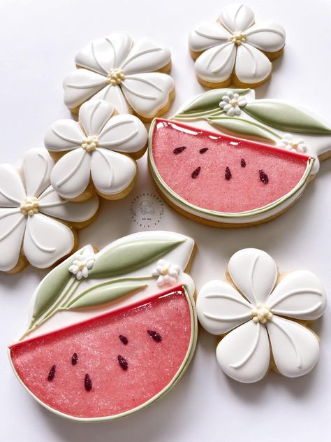 Watermelon Cookies, Flooding Cookies, Royal Iced Cookies, Pop Cupcakes, Fruit Cookies, Kid Cupcakes, Iced Biscuits, Cupcake Cake Designs, Rainbow Cookies