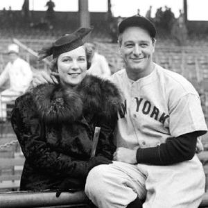 Lou Gehrig, Baseball Park, Yankees Baseball, Sports Hero, Babe Ruth, Tokyo Olympics, Sports Pictures, Ny Yankees, Baseball Glove