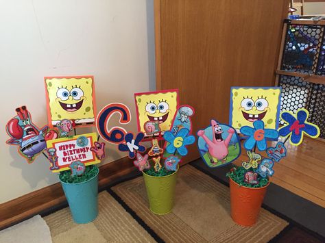 DIY Spongebob centerpieces for nephew's bday party! Super simple/original! Most done by freehand; card stock, foam, glitter, hot glue, and character prints! Spongebob Party Centerpieces, Spongebob Centerpieces Birthdays, Spongebob Centerpieces, Diy Spongebob, Spongebob Party Decorations, Spongebob Birthday Party Decorations, Bob Sponge, Character Prints, Spongebob Birthday Party