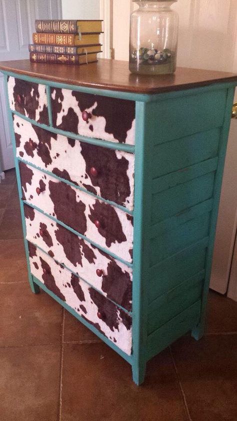 I like this idea, but would use zebra or cheetah print instead. Super cute! Western Painted Dressers, Western Dresser Ideas, Western Future, Western Dresser, Boho Couture, Western Room, Western Ideas, Cow Stuff, Cowhide Furniture