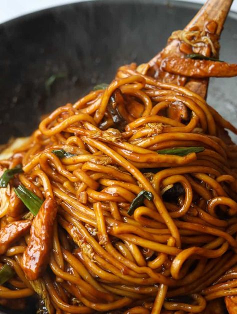 Shanghai Fried Noodles - Christie at Home Chinese Meals At Home, Chinese Noodle Sauce Recipe, Chicken Fried Noodles Recipes, Noodles Stir Fry Recipes, Asian Noodle Stir Fry Recipes, Steam Fried Noodles Recipes, Lunch With Noodles, What To Cook In A Wok, Crispy Fried Noodles Recipe Chinese