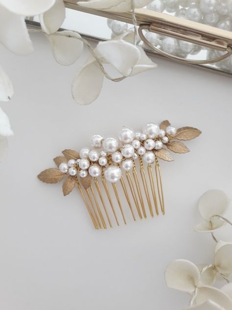 Wedding hair comb hand wired with swim pearls and brass leafs Pediatric Surgeon, Pearl Hair Comb Wedding, Pearl Wedding Hair, Gold Hair Piece, Pearl Hair Comb, Pearl Hair Combs, Romantic Wedding Hair, Bridal Hair Headpiece, Hair Comb Bridal