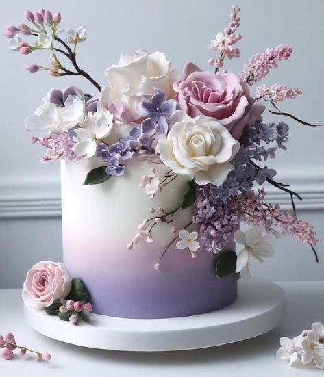 Lilac Quince Cake Ideas, Lilac Bridal Shower Cake, Lavender Wedding Cake Lilacs, Lilac Wedding Cake Ideas, Purple Cake Decorating Ideas, Purple Cake With Flowers, Lilac Wedding Cakes, Lavender Colour Cake, Wedding Cake Designs Purple