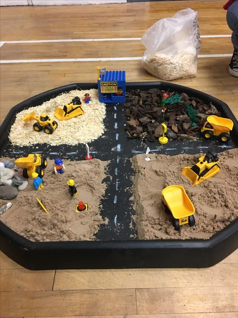 Building Tuff Tray Ideas, Digger Tuff Tray, Construction Messy Play Ideas, Construction Messy Play, Digger Tuff Tray Ideas, Construction Tuff Tray Ideas, Construction Toddler Activities, Messy Play Activities Preschool, Tuff Tray Construction